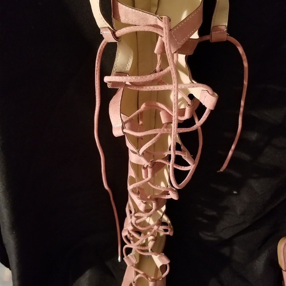 NEVER BEEN WORN Women rose tie up sandal
